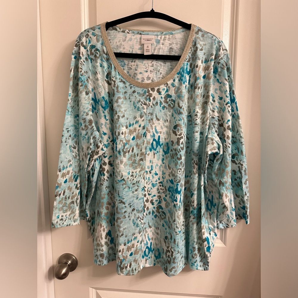 Chico’s Animal Print 3/4 Sleeve Top Size 4 Scoop Neck Pullover Color Multi